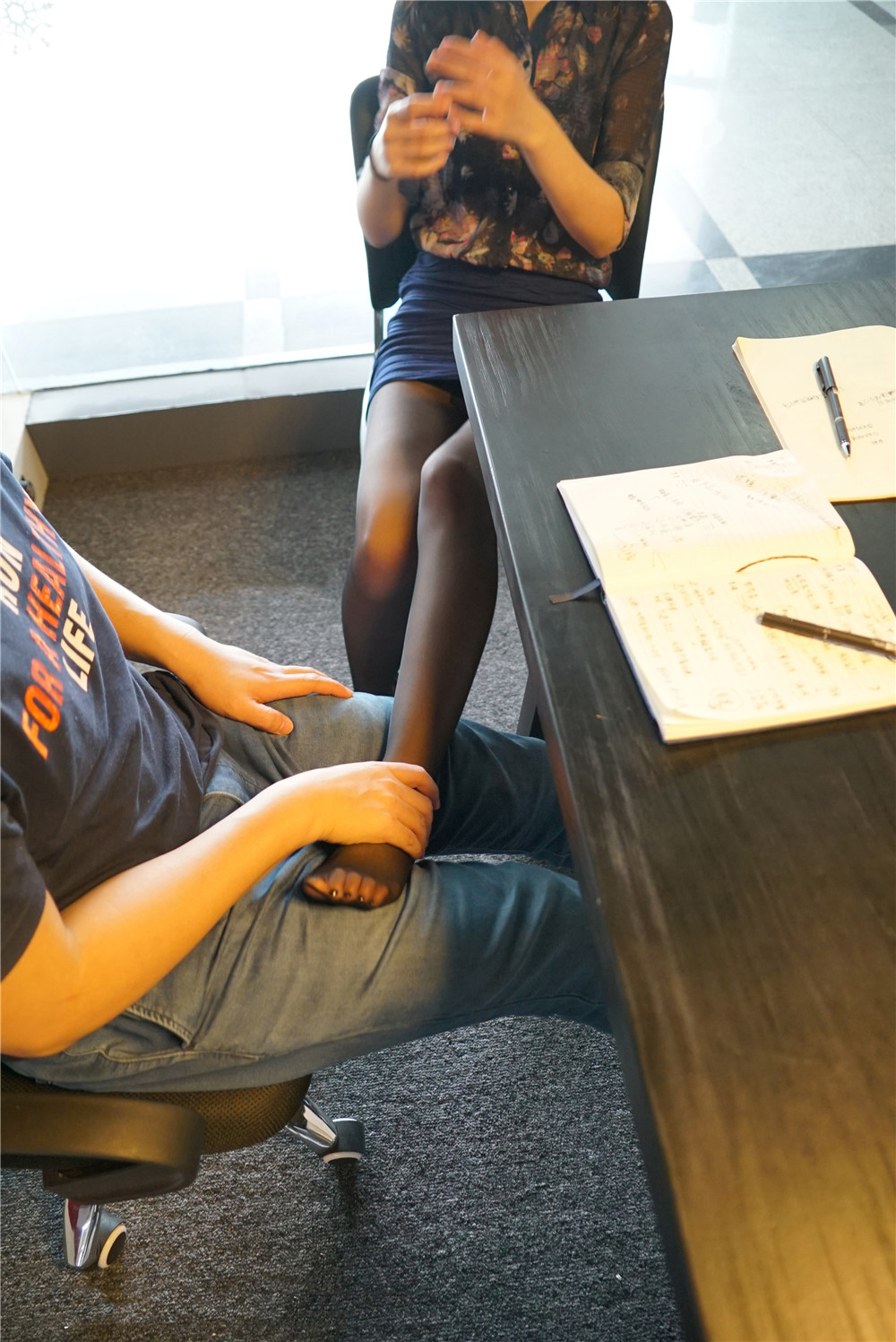 【在线看】袜小喵 KT041《丝滑总监(上)》-写真喵 【在线看】袜小喵 KT041《丝滑总监(上)》