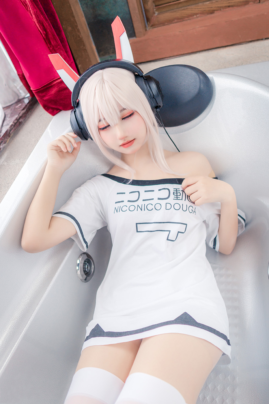 【在线看】兔玩映画 VOL.040 浴缸里的凌波酱 [39P] 精选