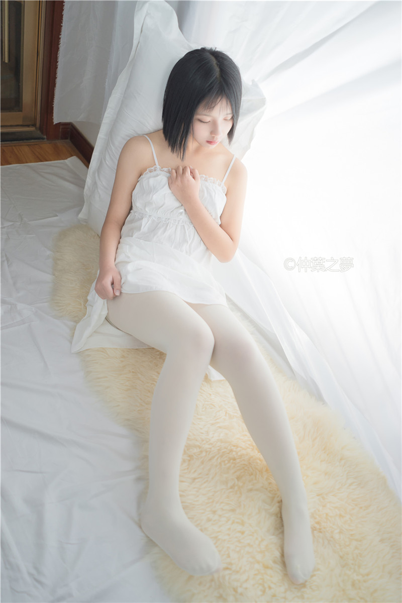 【在线看】轻兰映画 Grand.001 [73P]