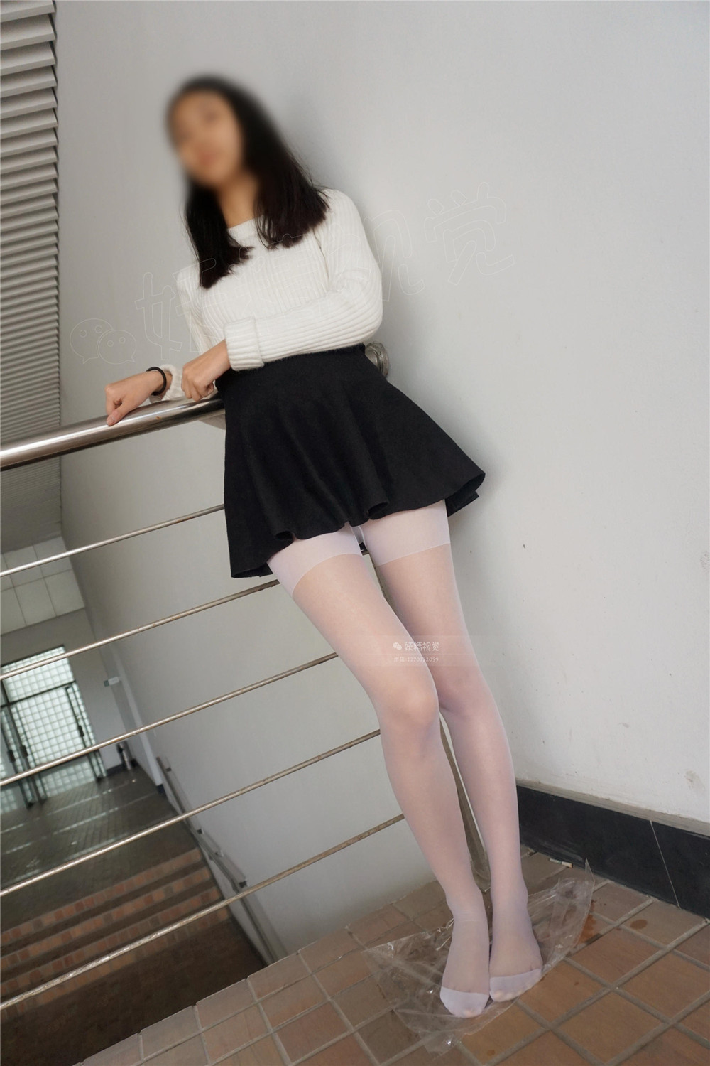 【在线看】[妖精视觉] NO.044 诗诗 风吹起白丝袜 [67P]