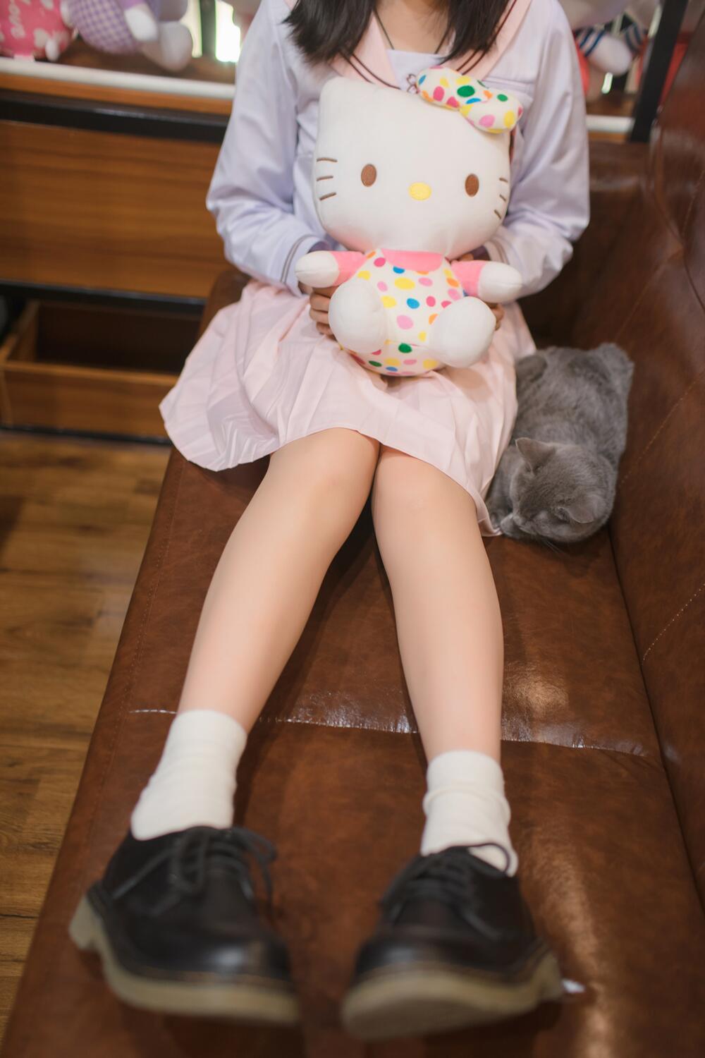 【在线看】轻兰映画 VOL.005 [46P]