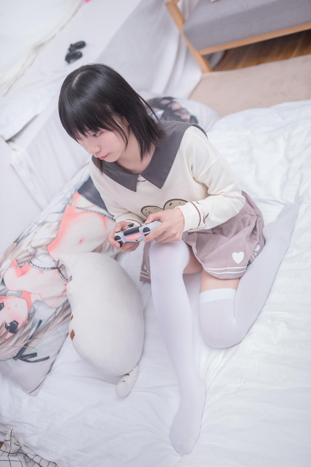 【在线看】轻兰映画 VOL.011 [75P]