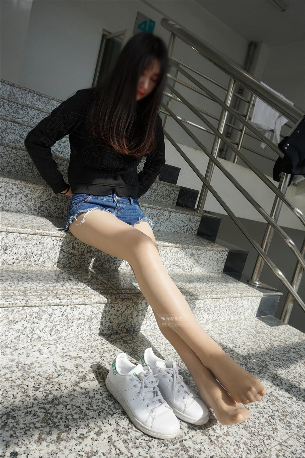 【在线看】[妖精视觉] NO.042 妞妞 俏皮的“热裤”薄丝 [65P]