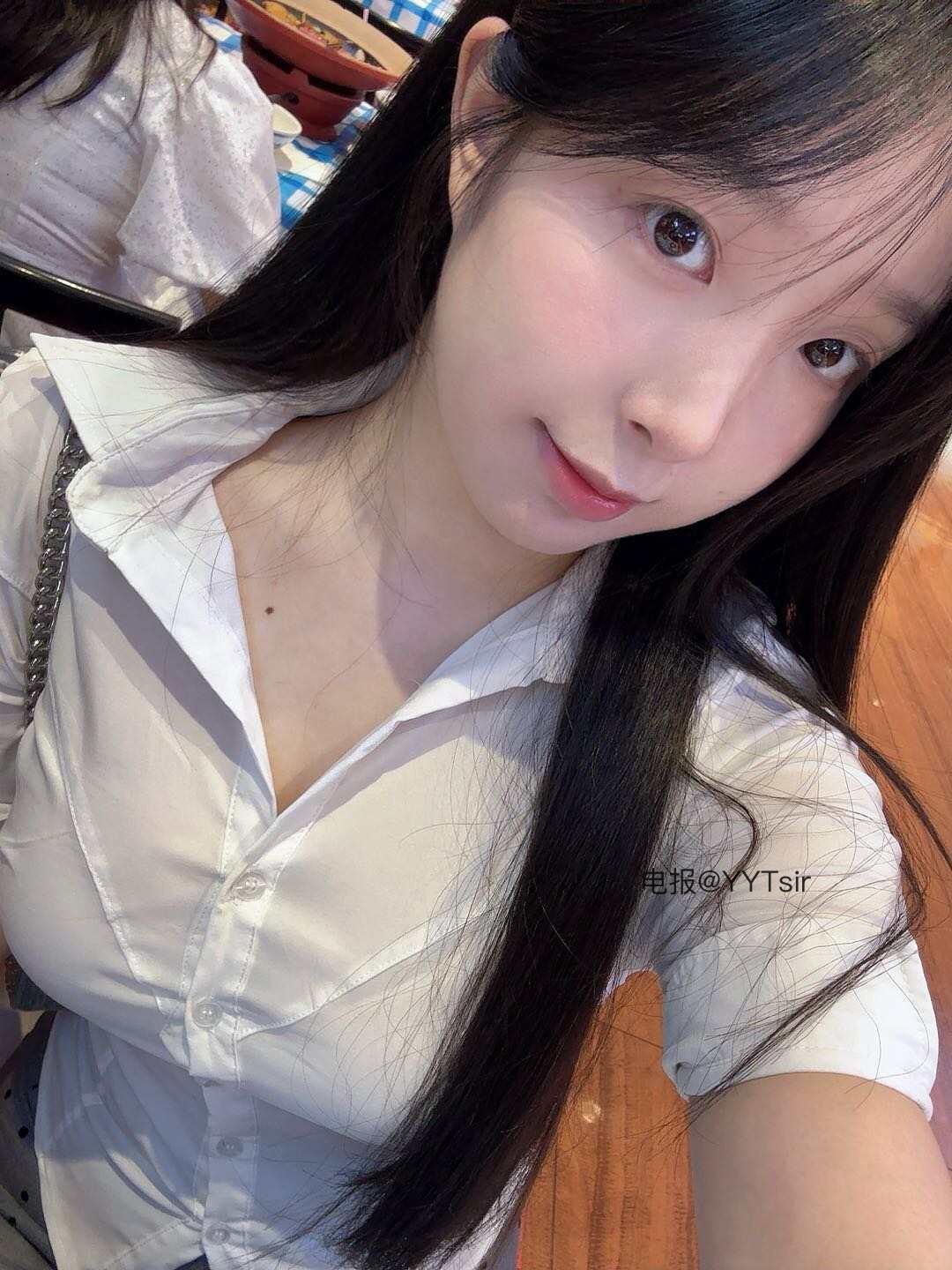 【在线看】抖音 小凝 岛遇 NO.001期 【18P1V】