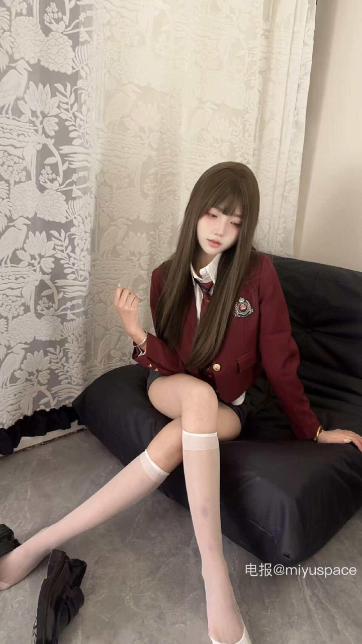 【在线看】抖音 娇七 岛遇 NO.004期 【9P】